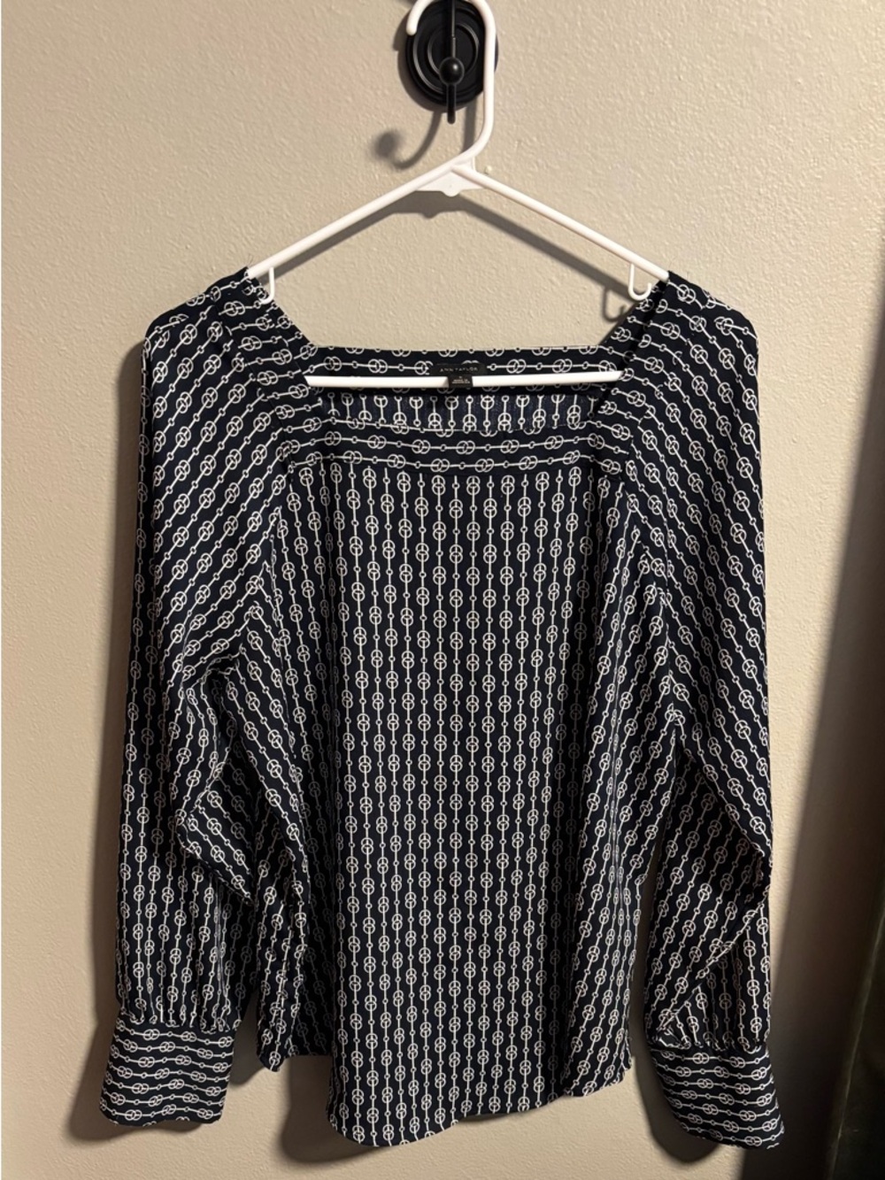 Navy & White Chain-Print Blouse Medium